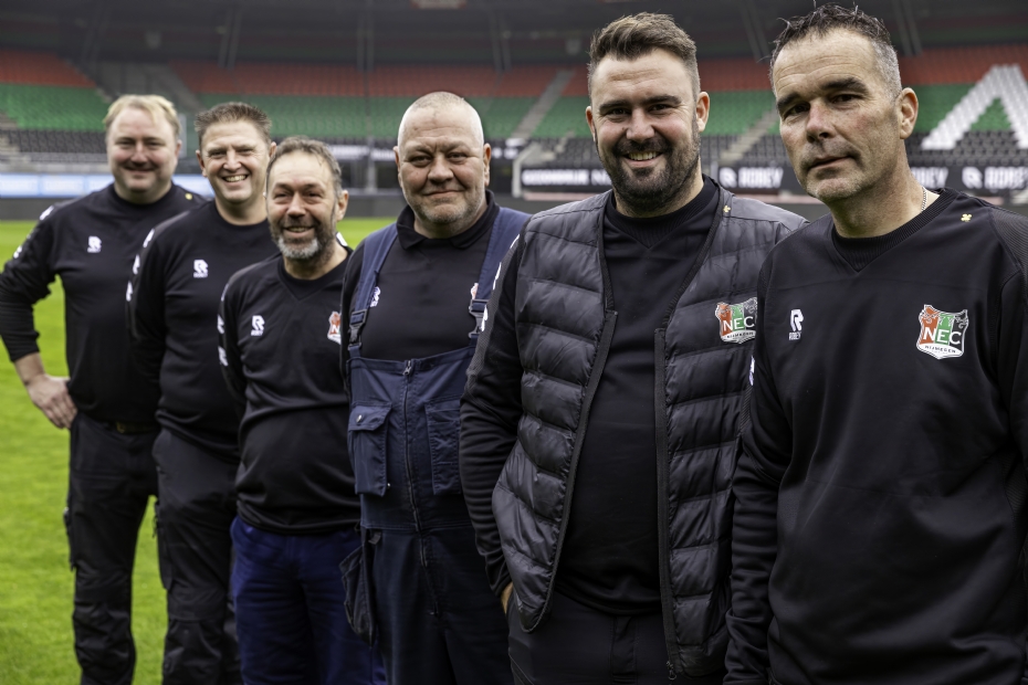 Het grasteam van N.E.C.